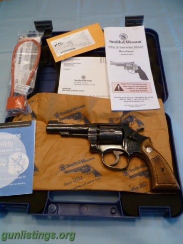 Pistols SMITH & WESSON  CLASSIC   22lr