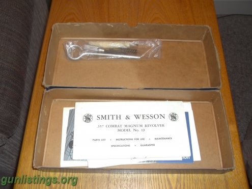 Pistols S&W Model 19 .357 Combat Magnum