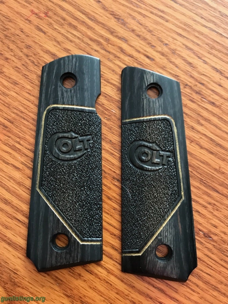 Accessories 1911 Wood Colt Grips