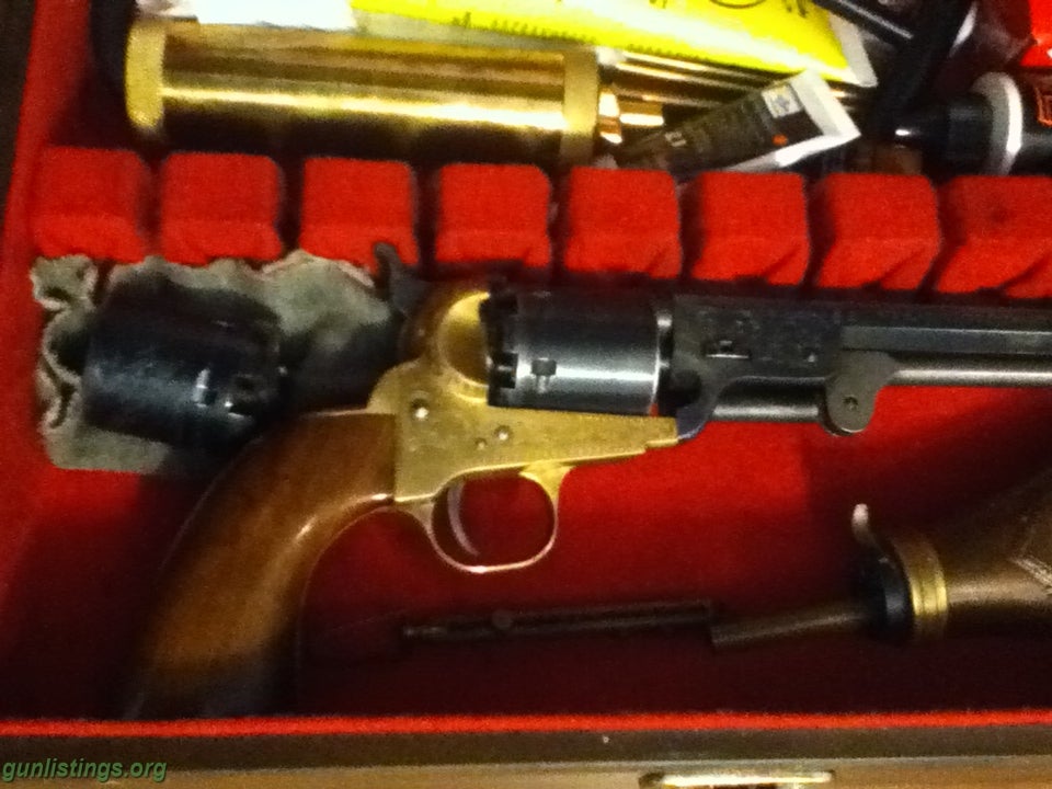 Collectibles .36 Cal Navy Revolver