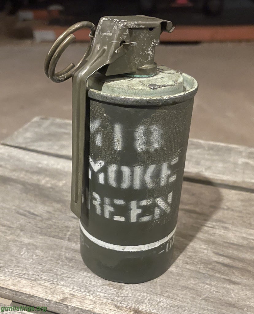 Misc Live M18 U.S. Military Smoke Grenade