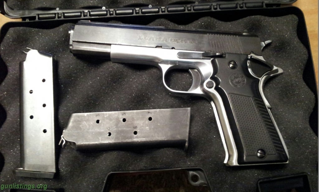 Pistols .45 Llama 1911