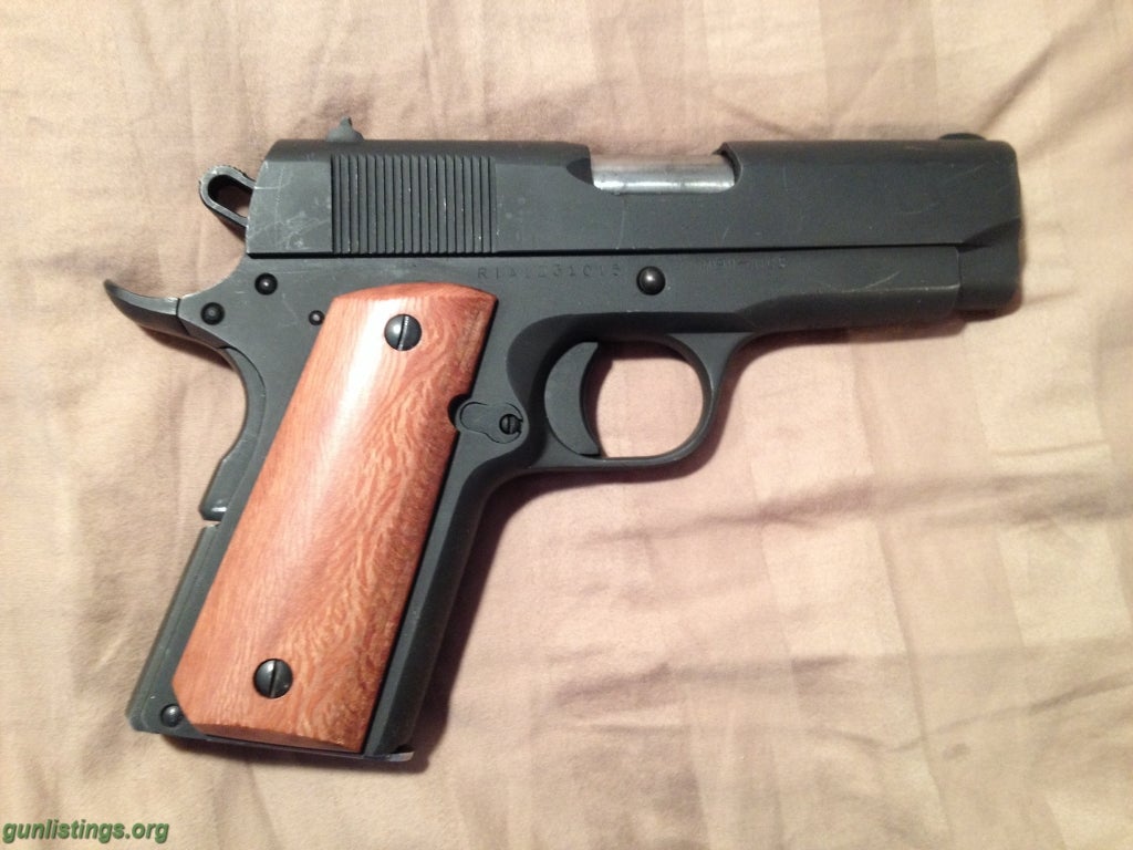 Pistols 1911 Commander .45