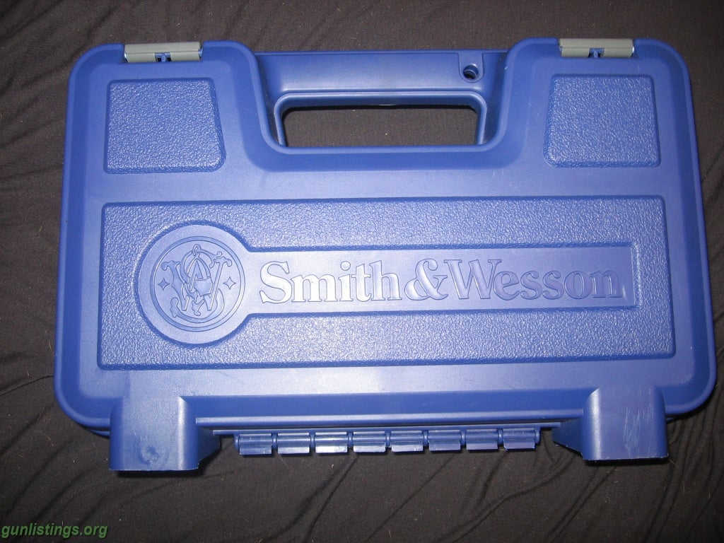 Pistols 9mm Smith & Weston