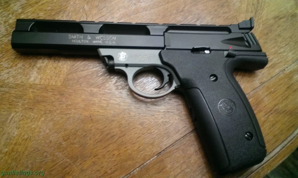 Pistols S & W 22a With Extras