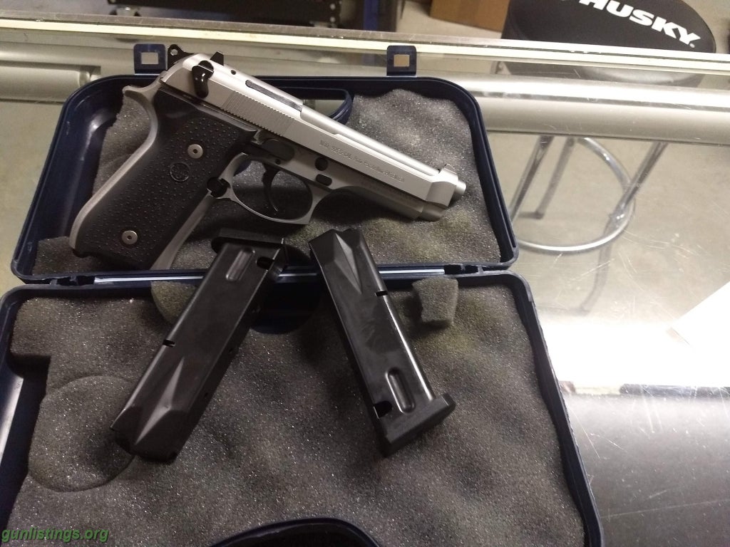 Pistols BERETTA 92 SS