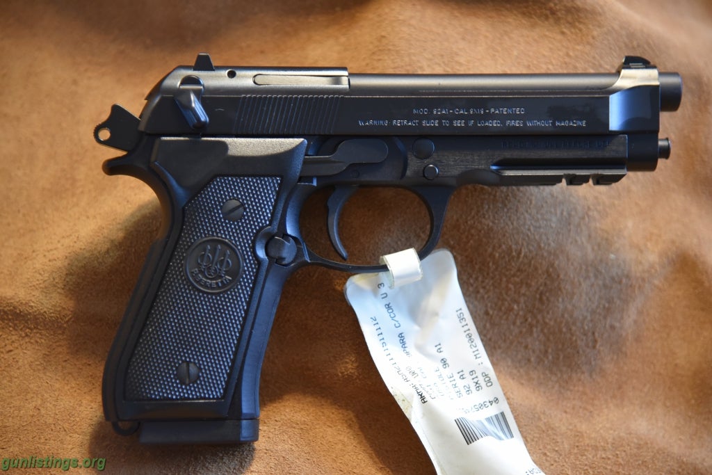 Pistols Beretta 92A1