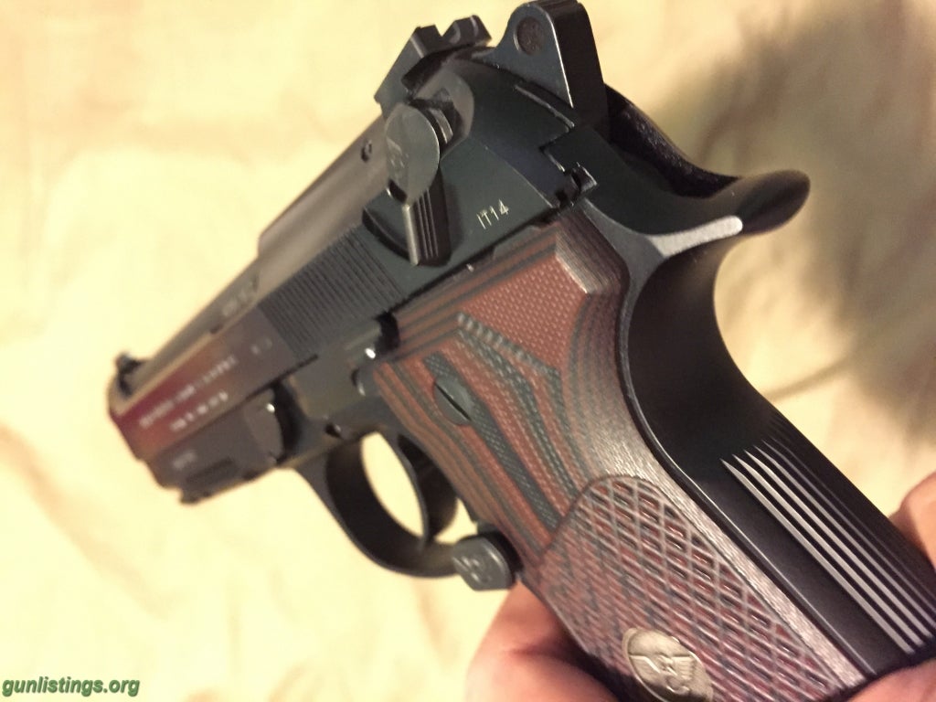 Pistols Beretta 92A1 9mm