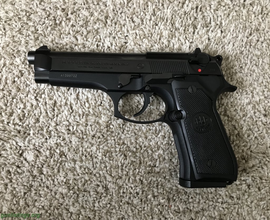 Pistols Beretta 92FS