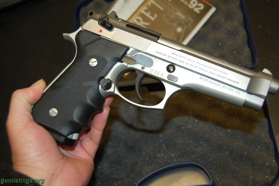 Pistols Beretta 92FS