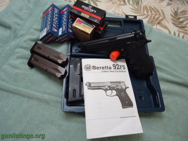 Pistols BERETTA 92FS / 9MM + AMMO