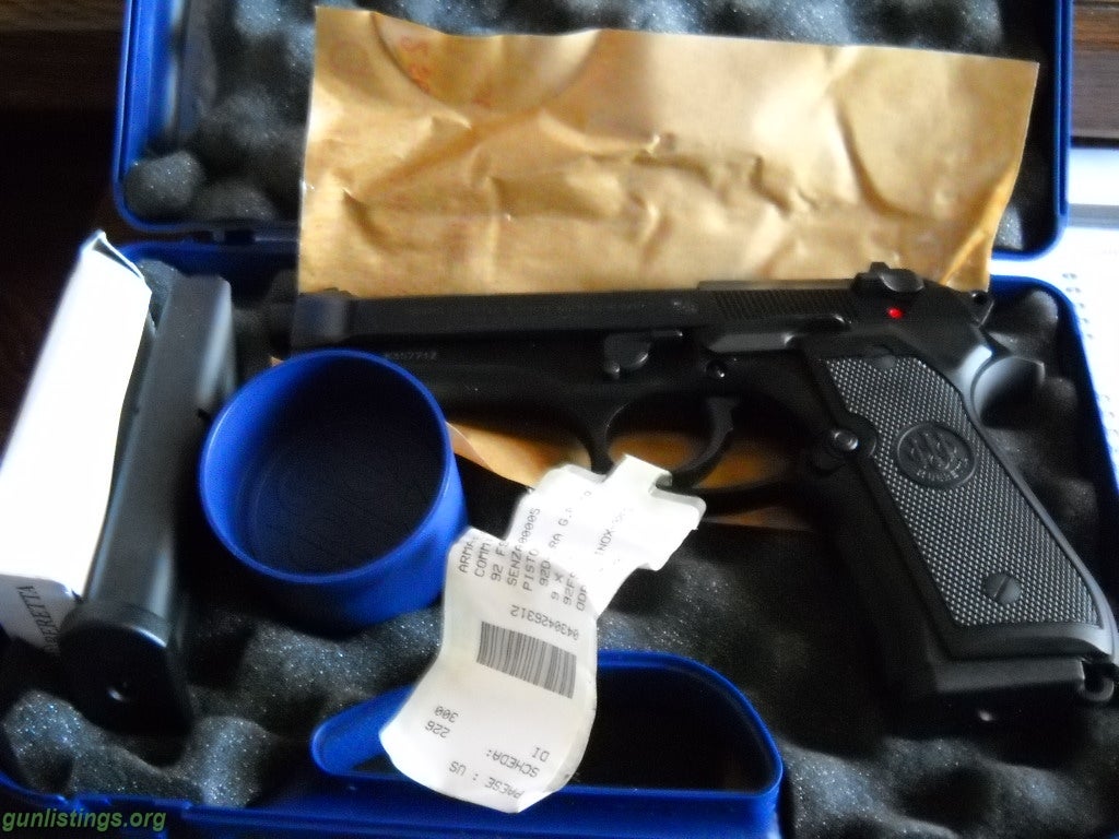 Pistols BERETTA FS92 (NEW IN THE BOX)