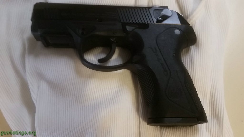 Pistols Beretta P2 Full