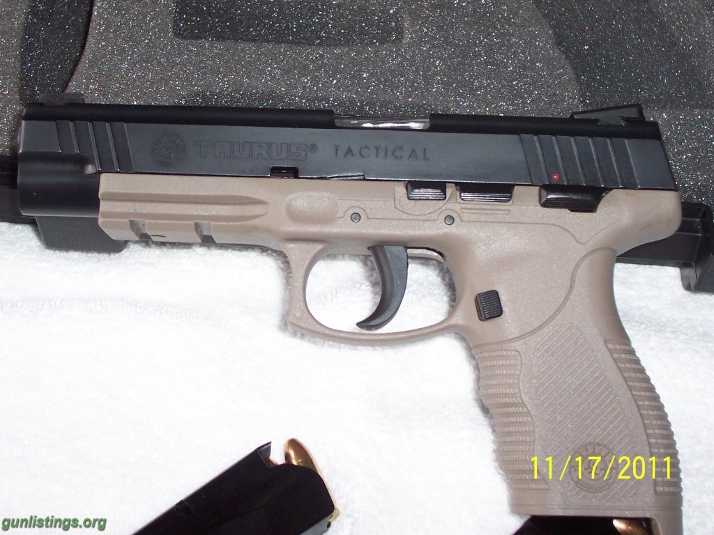 Pistols DESERT SAND TACTICAL 9 MM