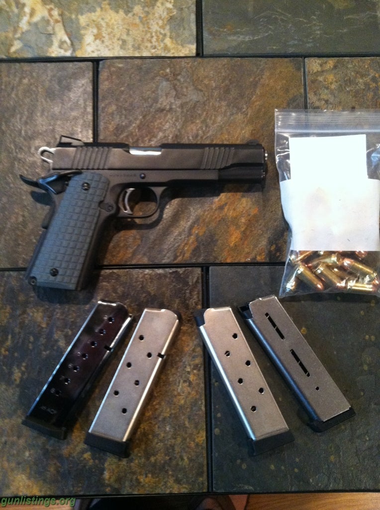 Pistols Charles Daly 1911 A1