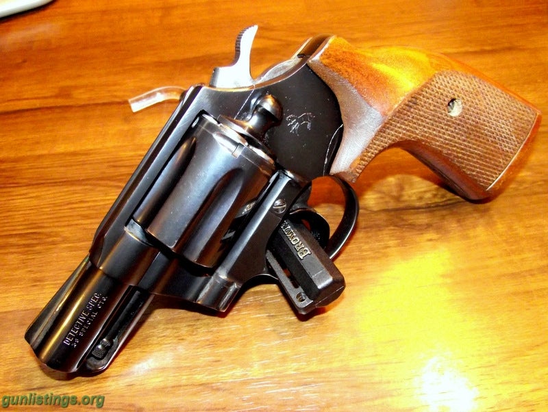 Pistols Colt Detective Special 2