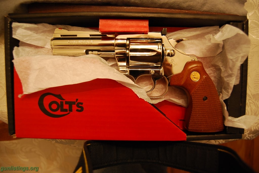 Pistols Colt Diamondback