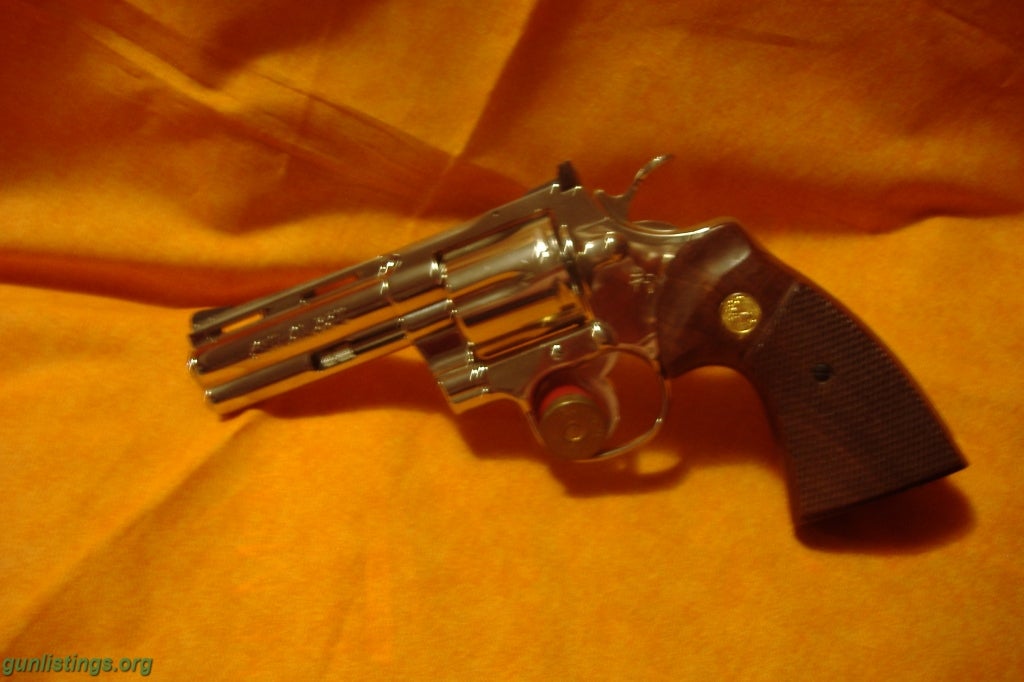 Pistols COLT PYTHON