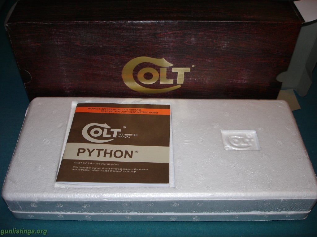 Pistols Colt Python Box