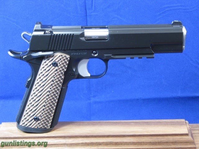 Pistols CZ -- 1911 Dan Wesson SPECIALIST