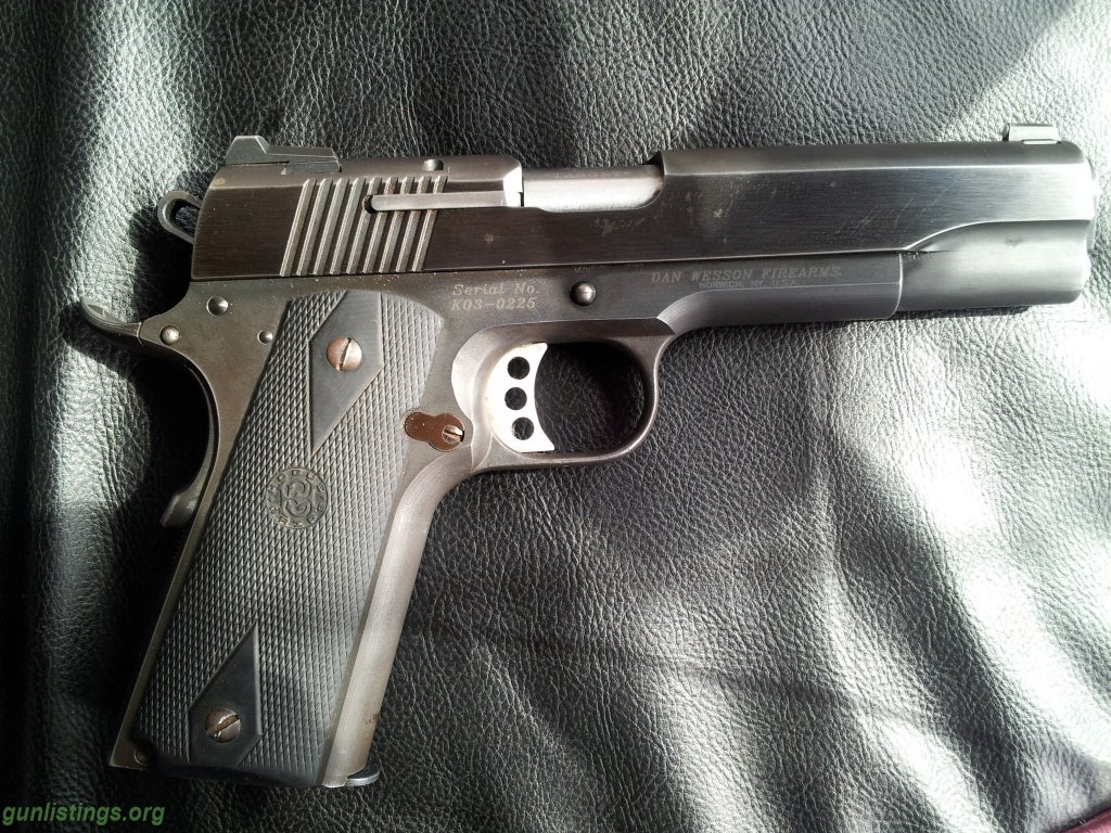 Pistols Dan Wesson Panther 1911