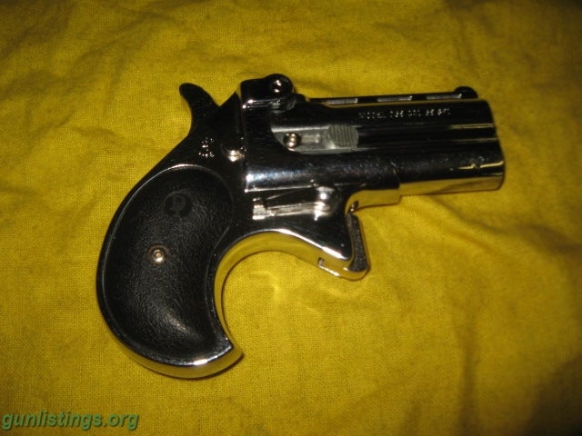 Pistols Davis Derringer 38 Cal. Like New