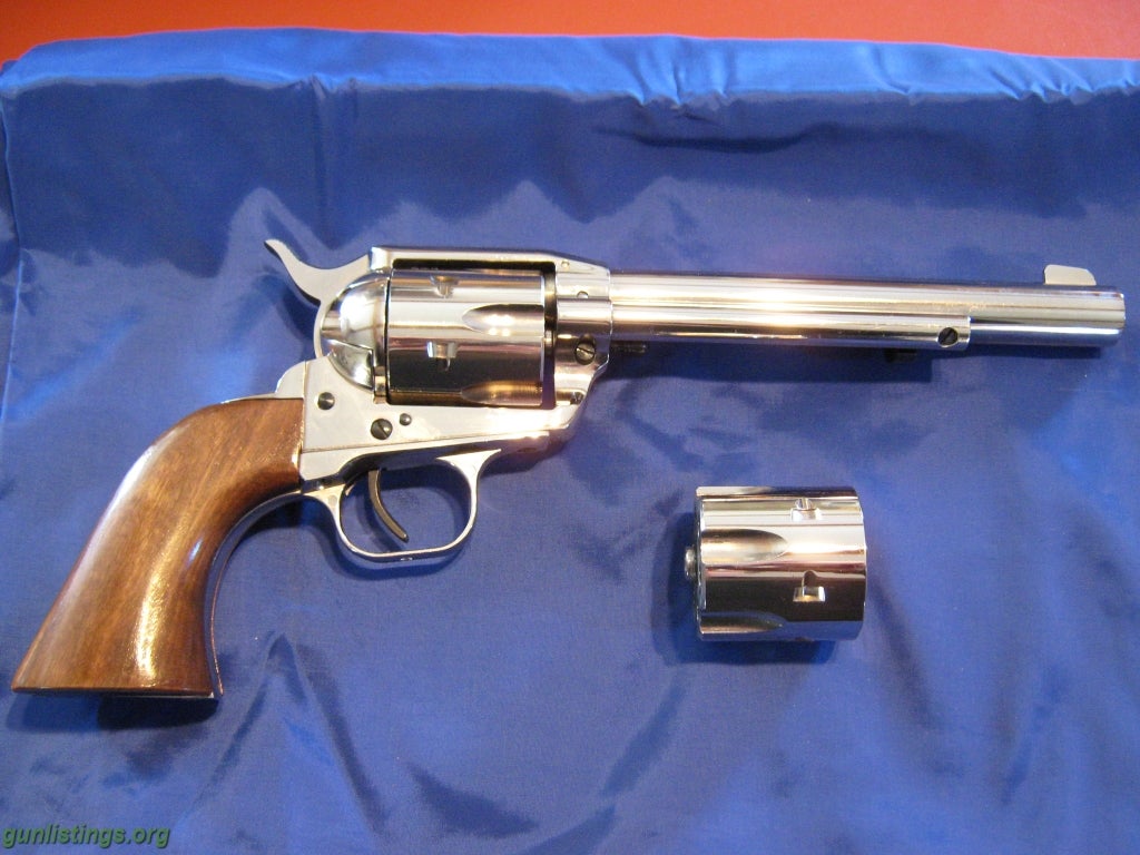 Pistols EAA 22 /22 Mag Bounty Hunter Colt Style Revolver