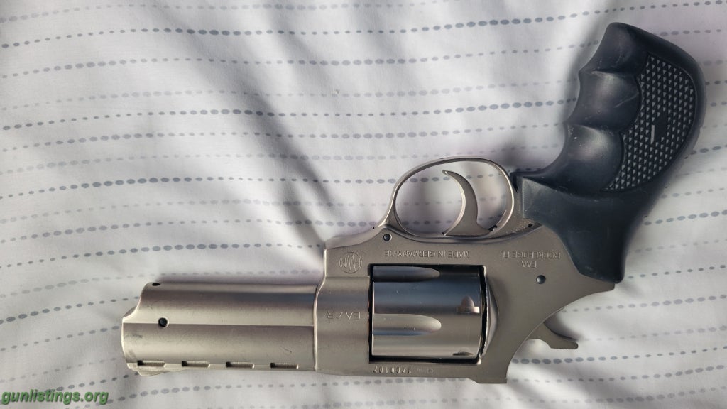 Pistols EAA 357 REVOLVER