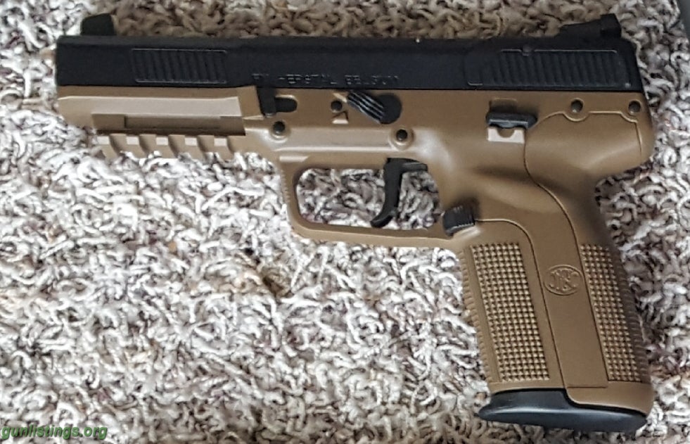 Pistols FN 57