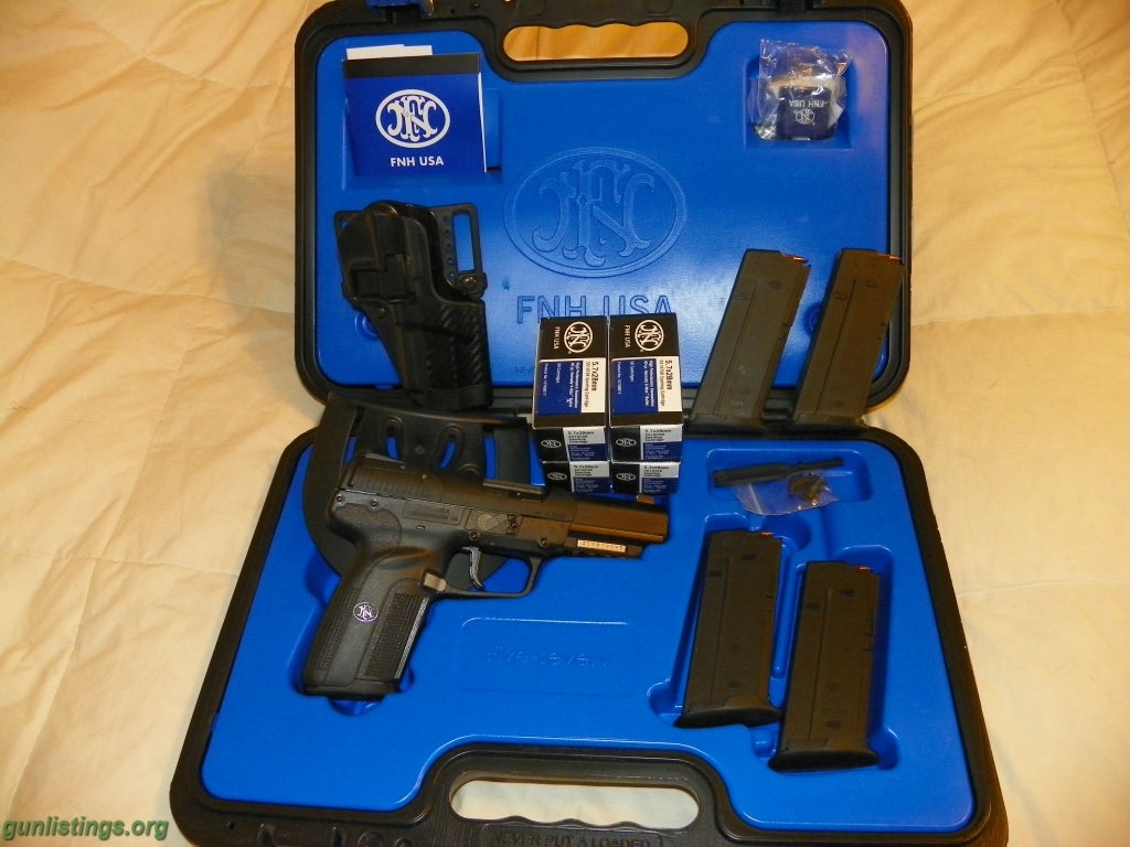 Pistols FNH Five Seven