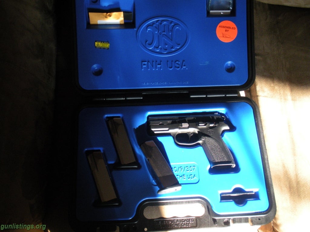 Pistols FNH FNP-40