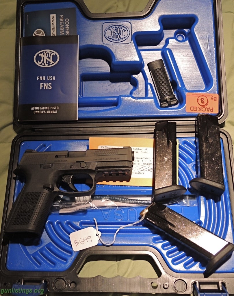 Pistols FNS 40