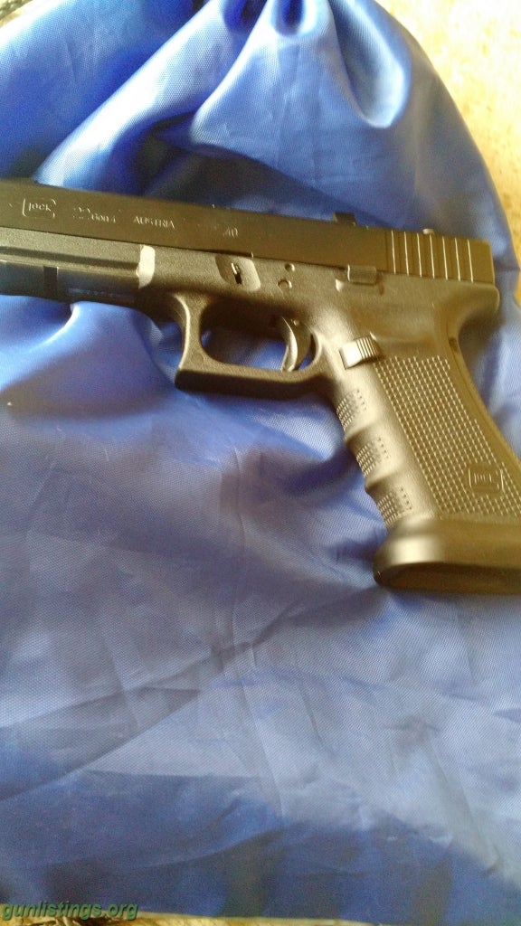 Pistols G22