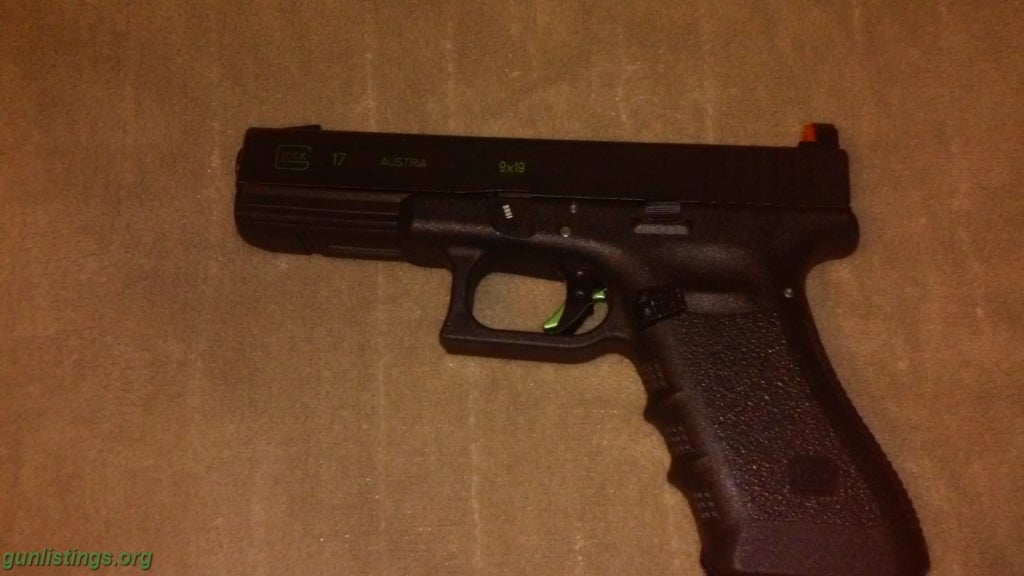 Pistols Glock 17