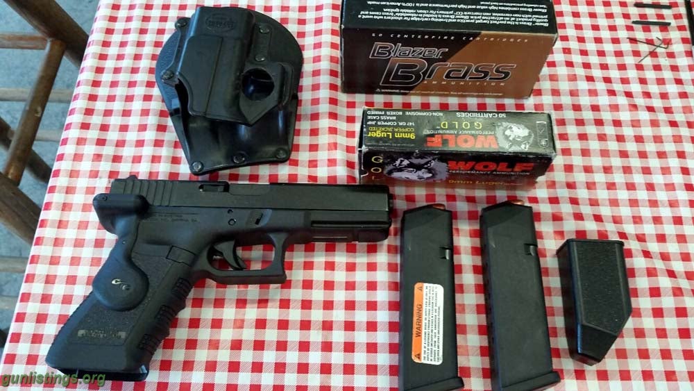 Pistols Glock 17 Gen 3 9mm Laser Sight