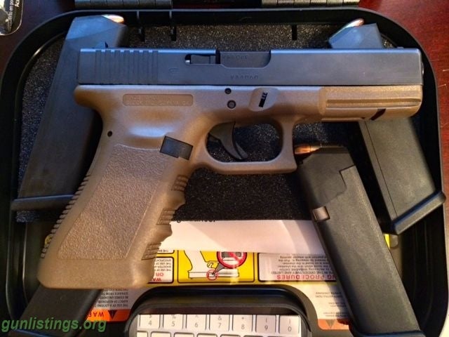 Pistols Glock 17 Gen 3 FDE LNIB