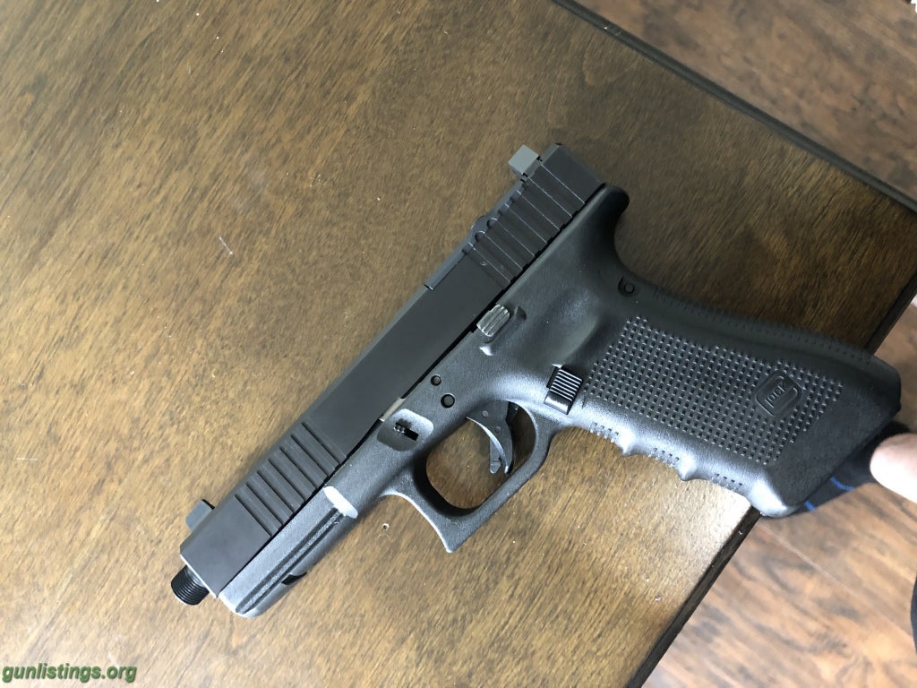 Pistols Glock 17 Gen 4 RMR Ready (trades)