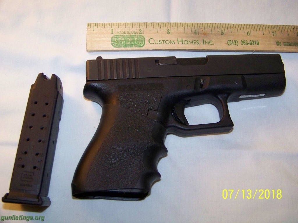 Pistols Glock 19