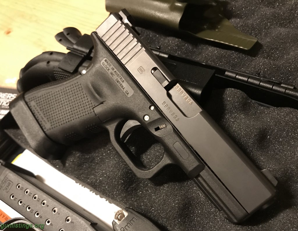 Pistols Glock 19 G4