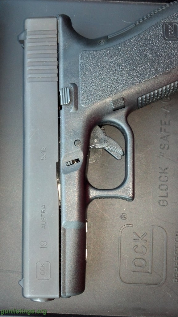 Pistols Glock 19 Gen 2