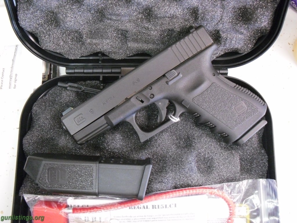 Pistols Glock 19, Gen 3, 9mm W/Ameriglo-Trijicon CAP Sights