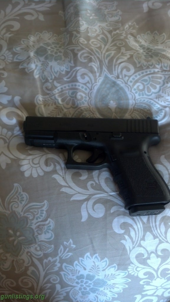 Pistols Glock 19 Gen 3 With Guide Rod Laser