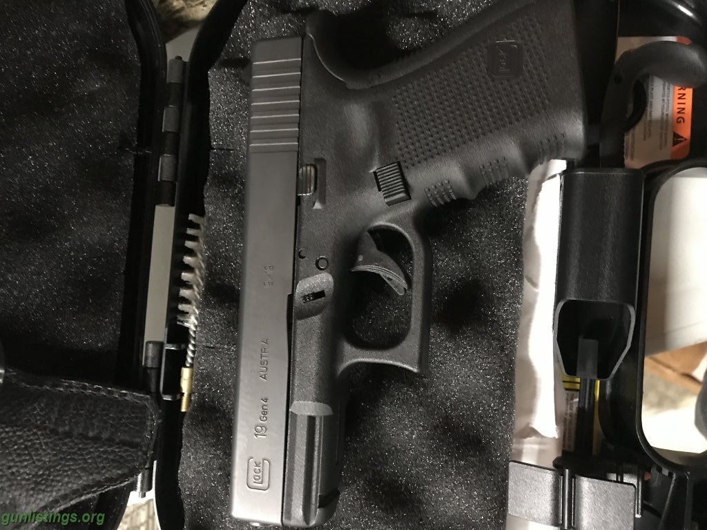 Pistols Glock 19 Gen 4