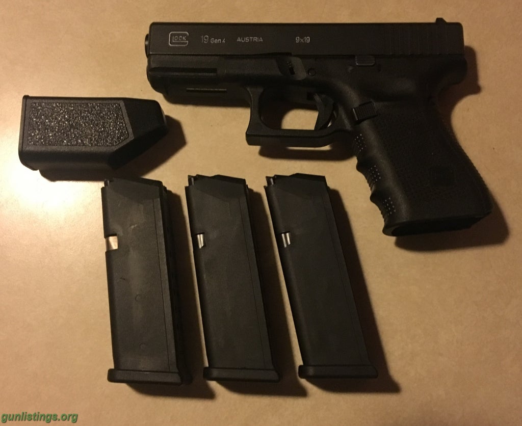 Pistols Glock 19 Gen 4 Almost New