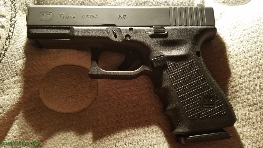 Pistols Glock 19 Gen 4 With Everything Included