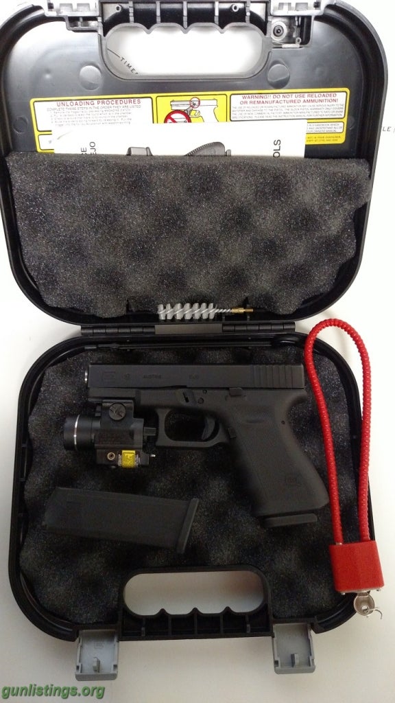 Gunlistings.org - Pistols Glock 19 RTF2 LIKE NEW!!! W/ Streamlight