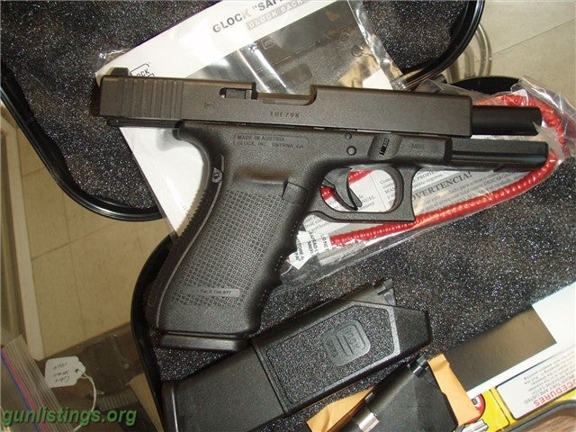 Pistols Glock 21