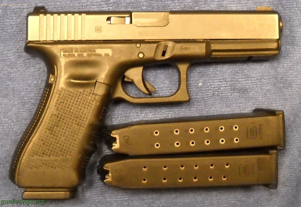 Pistols Glock 22 .40S&W