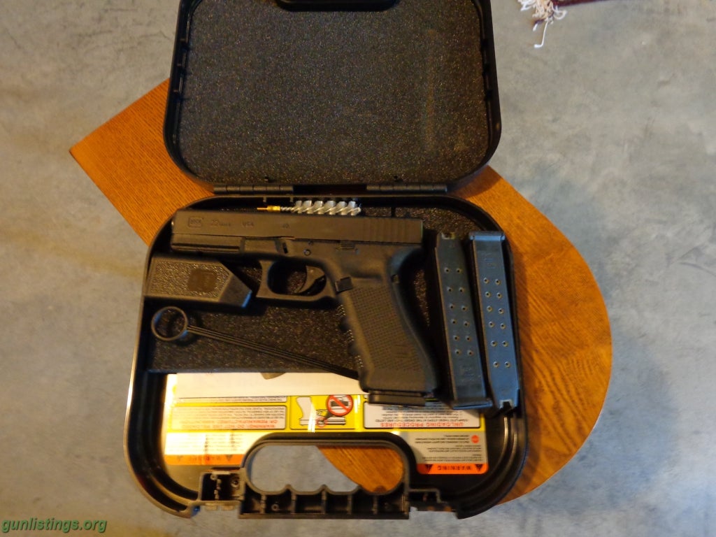 Pistols Glock 22 (.40 Cal)