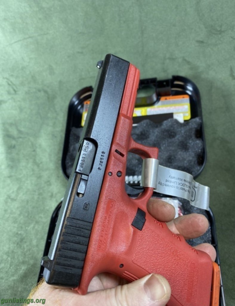 Pistols Glock 22P Red Trainer VERY RARE! + Case